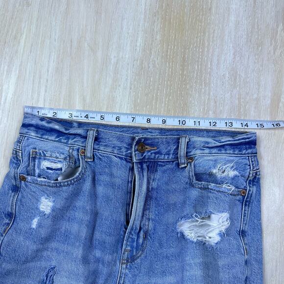 American Eagle Relaxed High Rise Mom Jean Distressed Destroyed Ripped Jeans 4 - Picture 13 of 15